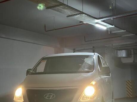 Hyundai H-1 2014