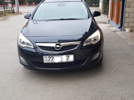 Opel Astra 2011