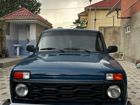 LADA (VAZ) Niva 2011