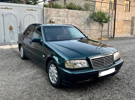 Mercedes C 180