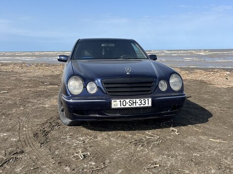 Mercedes E 220