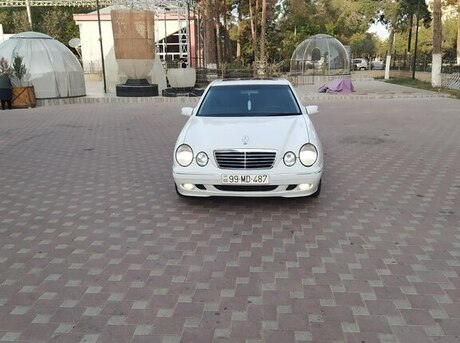 Mercedes E 240 2001