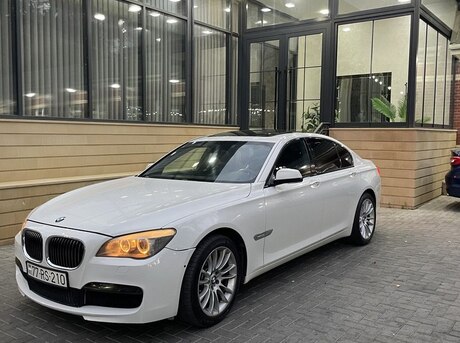 BMW 740 2011