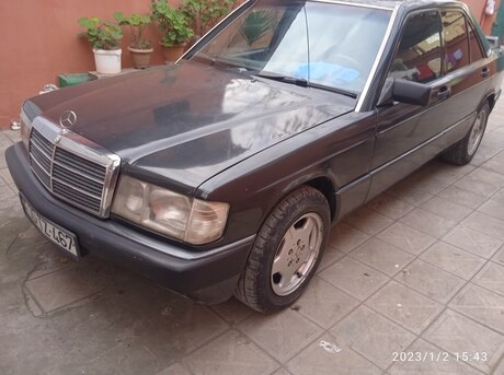 Mercedes 190