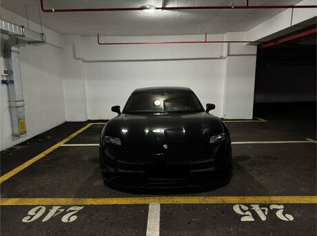 Porsche Taycan 4S