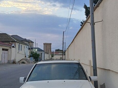 Mercedes E 200 d 1989