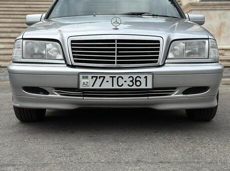 Mercedes C 200