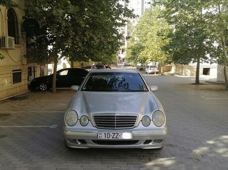 Mercedes E 240 2000