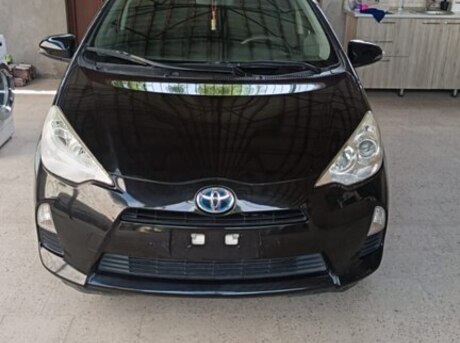 Toyota Aqua 2012