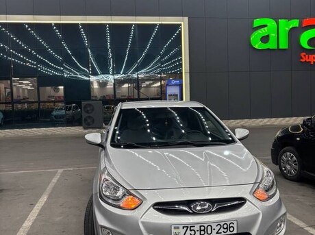 Hyundai Accent 2013