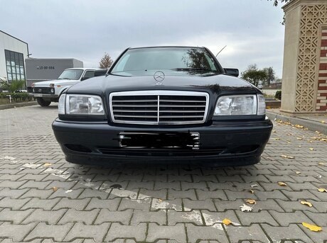 Mercedes C 200