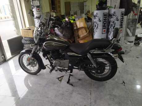Bajaj Avenger 220 2023