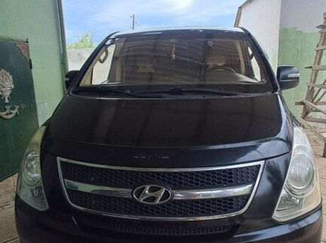 Hyundai H-1 2011
