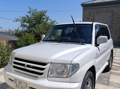 Mitsubishi Pajero io 2003