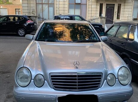 Mercedes E 240 2001