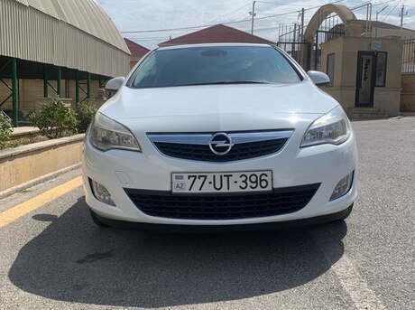 Opel Astra 2011