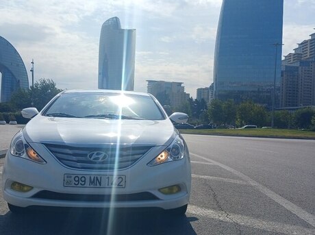 Hyundai Sonata 2011