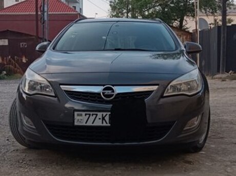 Opel Astra 2011