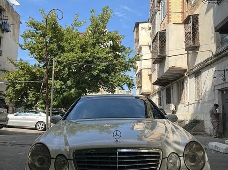 Mercedes E 240 2003