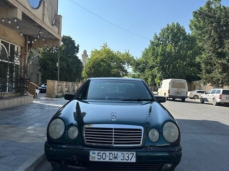 Mercedes E 200