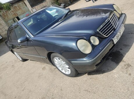 Mercedes E 220 d 2000