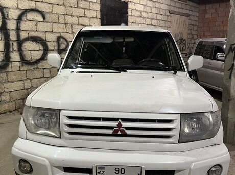 Mitsubishi Pajero io 1999