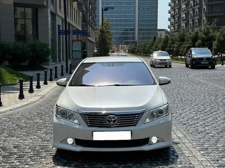 Toyota Camry 2014