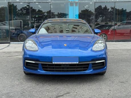 Porsche Panamera 4S