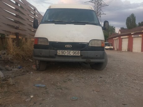 Ford Transit 2000
