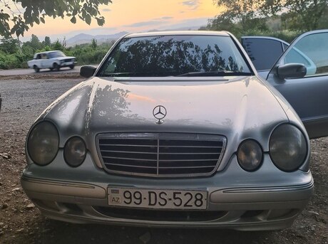 Mercedes E 220 d 2000