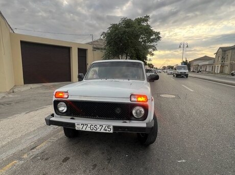 LADA (VAZ) Niva 2008