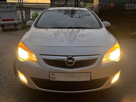 Opel Astra 2013