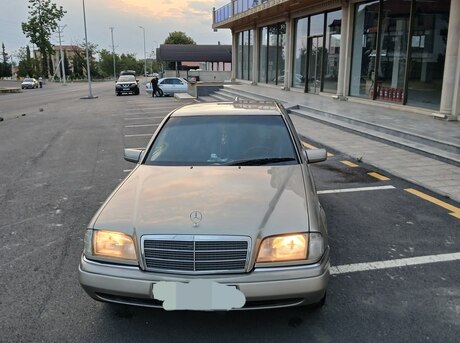 Mercedes C 180