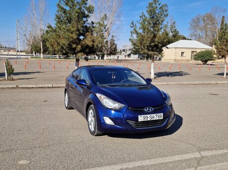 Hyundai Elantra 2011