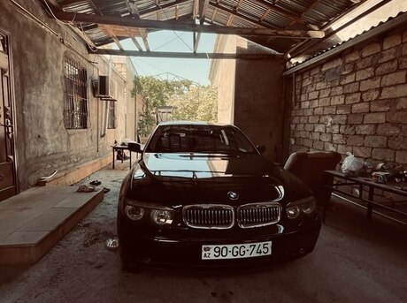 BMW 745