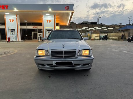 Mercedes C 220