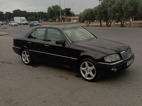 Mercedes C 180