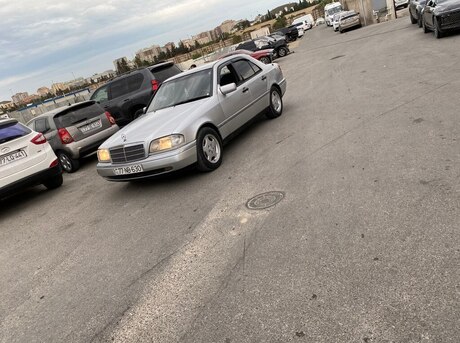 Mercedes C 180