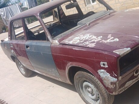 LADA (VAZ) 2107 2000