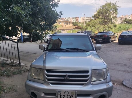 Mitsubishi Pajero io 2003