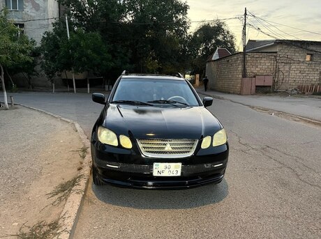 Mitsubishi Airtrek 2001