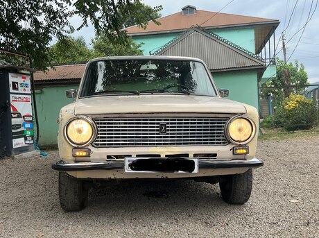 LADA (VAZ) 21011 1982