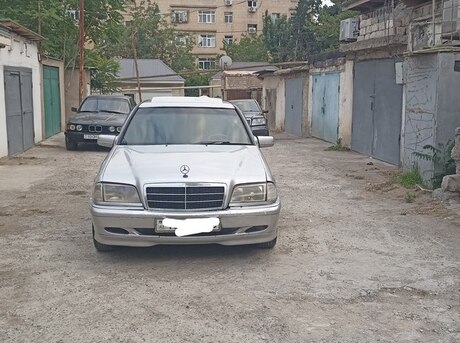 Mercedes C 180