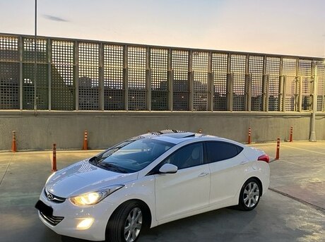 Hyundai Elantra 2012