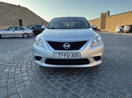 Nissan Sunny 2012