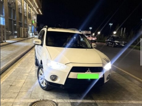 Mitsubishi Outlander 2011