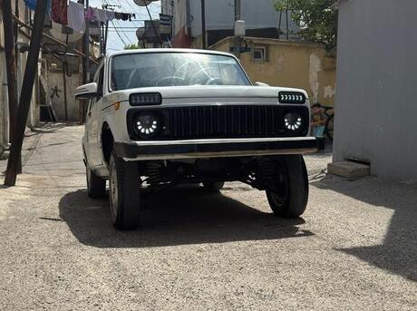 LADA (VAZ) Niva 2009