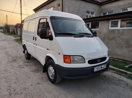 Ford Transit 2000