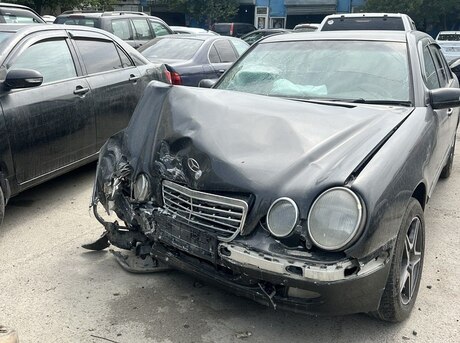 Mercedes E 240 2000