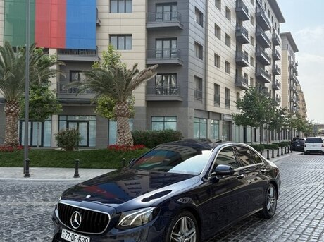 Mercedes E 300 4MATIC 2017